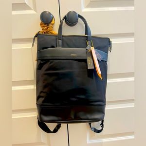 Targus Newport Convertible Backpack 🎒 ❤️
